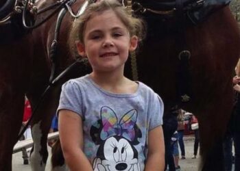 Isä ottaa kuvan tyttärestään ja huomaa sitten jotain erityistä kuvassa.