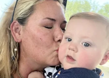 Nainen adoptoi aviomiehen kuolleen ex-kumppanin vauvan: ”Äiti on se, joka rakastaa ja välittää”