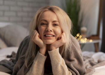 Madelon (49): ”Mieheni ja minä emme ole saaneet seksiä 10 vuoteen, ja se on täysin ok.”