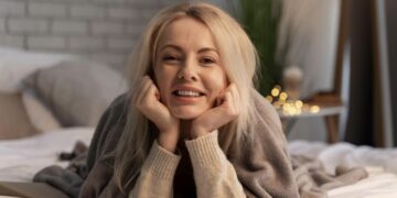 Madelon (49): ”Mieheni ja minä emme ole saaneet seksiä 10 vuoteen, ja se on täysin ok.”